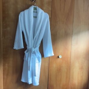 Women’s barefoot dreams robe
